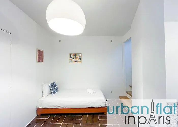Urbanflat 195 - Cosy Triplex In Center Of * Paryż