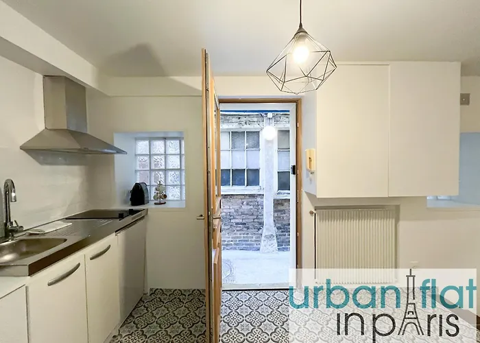 Urbanflat 195 - Cosy Triplex In Center Of * Paryż